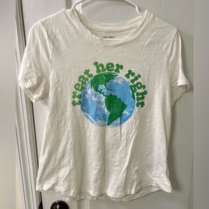 Old Navy graphic tee